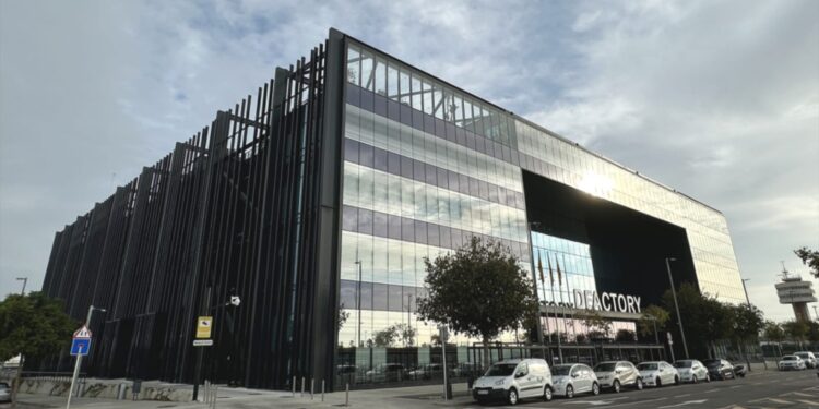 DFactory i l’aposta industrial: produir futur en una ciutat que es redefineix