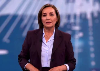 El tancament de Pepa Bueno al Telenotícies es fa viral: un comiat en suspens davant la tensió amb l’Iran
