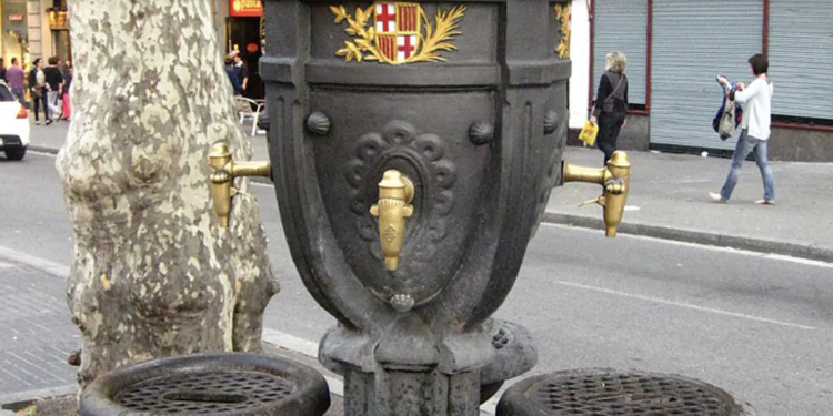La font de Canaletes, coberta per les obres: el barcelonisme haurà de buscar un nou punt de trobada