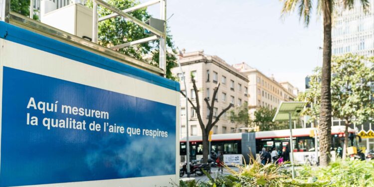 Aire més net, però no suficient: Barcelona afronta el desafiament invisible de la contaminació urbana
