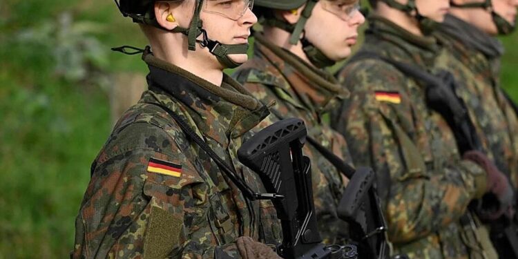 Alemanya endureix la seva política militar: els homes hauran de demanar permís per sortir del país més de tres mesos
