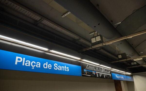 El passadís d’enllaç entre l’L1 i l’L5 del metro a plaça de Sants tancarà per obres a partir del 27 d’abril