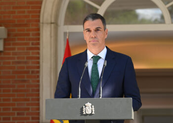 Sánchez defensa Zapatero al Congrés i el PP respon que Espanya «està governada per corruptes»
