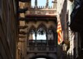 El carrer del Bisbe, donde la Barcelona romana y la medieval se juntan en pocos metros