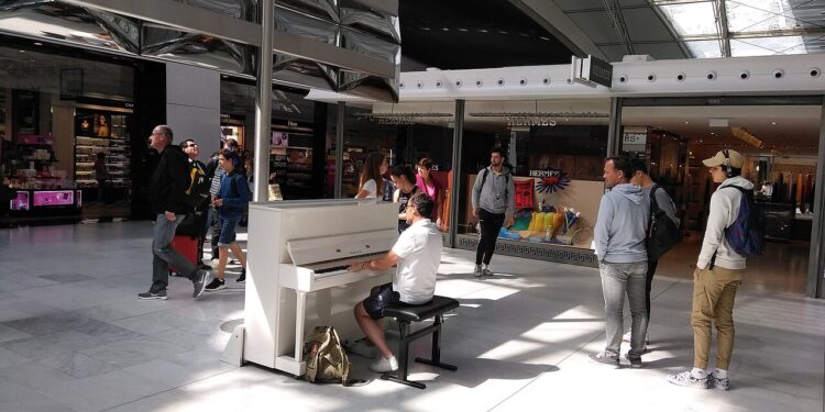 Diez pianos de cola en el corazón de Barcelona para que cualquiera pueda tocar