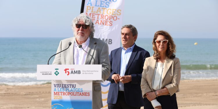 Les platges metropolitanes es preparen per a la temporada de bany