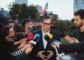 Illa mantiene la “mano extendida” a los docentes y defiende las bondades del acuerdo firmado con CCOO y UGT