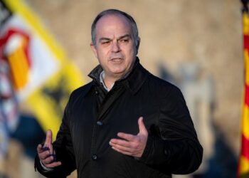 Turull carrega contra Illa: «Governa per sobreviure, no per país»