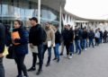 Barcelona obre el pavelló 2 de la Fira de Montjuïc per agilitzar la regularització de migrants