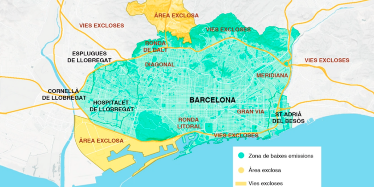 Barcelona vetarà els cotxes amb etiqueta B a partir del 2028
