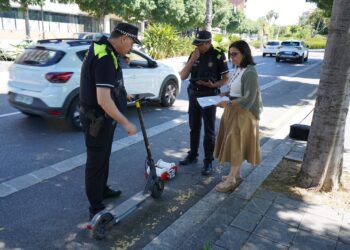 La Guàrdia Urbana de Reus adquireix un velocímetre per controlar els patinets elèctrics