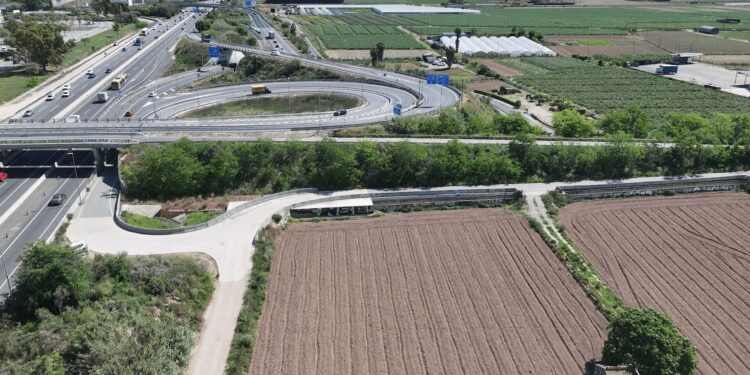 Entren en servei 12 quilòmetres de la B-25 a Sant Boi