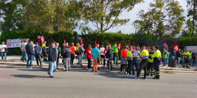 El sindicats reclamen inversions per garantir el futur de la planta d’Inovyn a Martorell