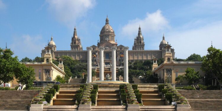 La Nit dels Museus llena Barcelona con 125.000 visitantes y gana terreno entre el público joven