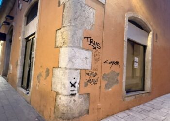Figueres abre una línea de ayudas para limpiar grafitis de fachadas de edificios privados