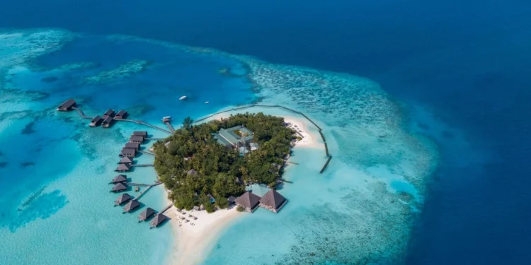 Tragèdia submarina a les Maldives deixa cinc turistes italians morts i exposa els riscos del busseig en coves