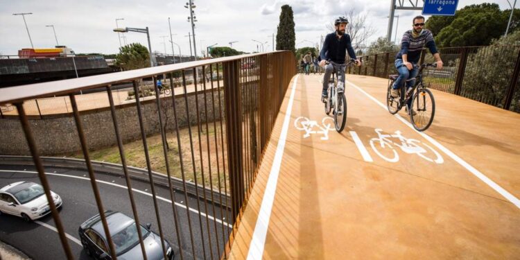 El Área Metropolitana exporta sus iniciativas para fomentar el uso de la bicicleta en la movilidad laboral