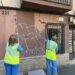 L’Hospitalet esborra més de 5.000 pintades de façanes en un any