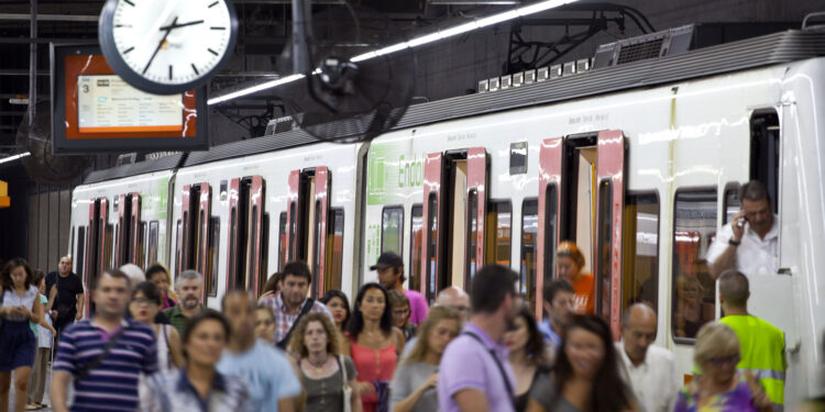 El transporte público refuerza la oferta con motivo de la visita del Papa León XIV