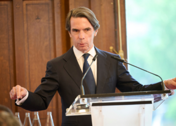 Aznar, veinte años al sueldo de Murdoch