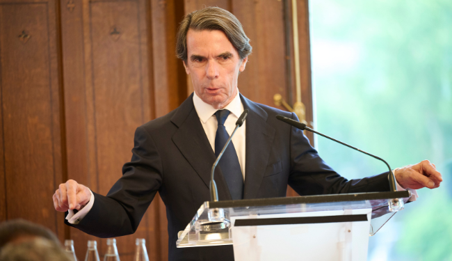 Aznar, veinte años al sueldo de Murdoch