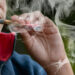 Los adolescentes cambian los cigarrillos por el vapeo y nuevos productos como el SNUS