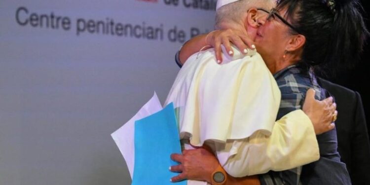 El Papa encarga a la Moreneta la misión de la Iglesia en un mundo que «clama pidiendo justicia y paz»