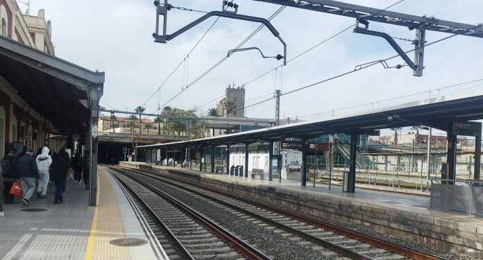 Renfe habilita un servicio alternativo por carretera entre Martorell Central, Molins de Rei y Rubí por las obras en Castellbisbal