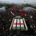 Teheran converteix el comiat d’Ali Khamenei en una demostració de força i en un clam de venjança contra Trump