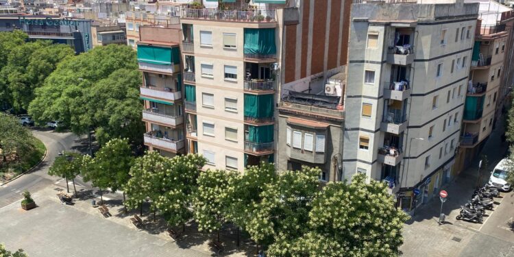 La compravenda d’habitatges cau un 5,6 % al maig fins a les 8.927 operacions pel retrocés de transaccions de segona mà