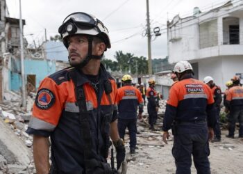 Un potent terratrèmol de magnitud 7,4 sacseja el sud de Mèxic i posa a prova la capacitat de resposta del país