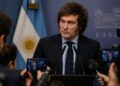 L’Argentina endureix la seva política migratòria amb un decret que genera controvèrsia sobre els seus límits