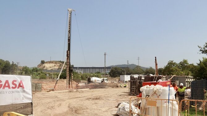 Empieza la construcción de una residencia y centro de día para personas mayores en Molins de Rei
