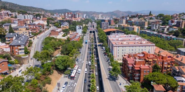 La ronda de Dalt recupera els tres carrils per sentit entre les sortides 5 i 6