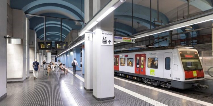 FGC talla la línia entre Gràcia i Sarrià fins al 23 d’agost i obliga a reorganitzar la mobilitat de Barcelona