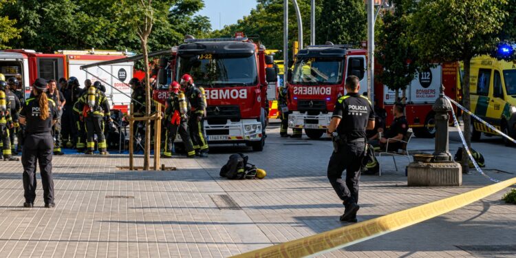 TMB investiga les causes de l’incendi entre Clot i Glòries i revisarà els protocols d’emergència després de l’incident