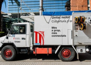 El Govern incorpora una unidad móvil para garantizar las comunicaciones durante incendios y otras emergencias