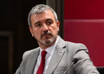 Collboni plantea regular los alquileres comerciales para proteger el comercio de proximidad en Barcelona