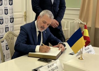 Collboni i l’alcalde de Kíiv renoven l’acord de col·laboració entre Barcelona i la capital ucraïnesa