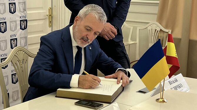 Collboni i l’alcalde de Kíiv renoven l’acord de col·laboració entre Barcelona i la capital ucraïnesa