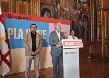 Barcelona cedirà sòl municipal a CCOO i UGT per promoure 1.500 pisos en deu anys