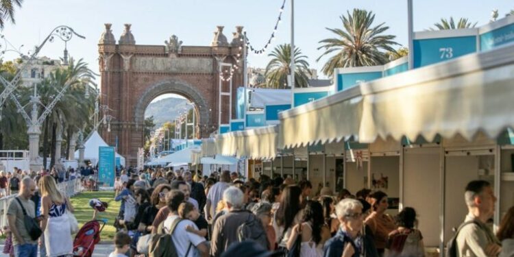 Més de 300 expositors participen en una nova edició de la Setmana del Llibre en Català
