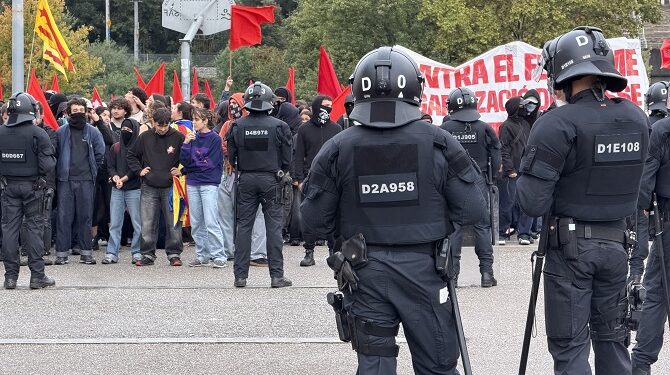 Els Mossos impedeixen a Vito Quiles accedir a la UAB, on havia anunciat un acte