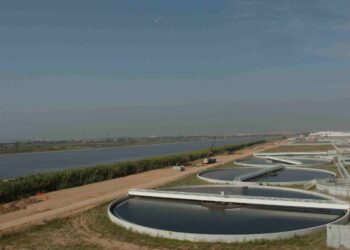 Veolia defensa invertir en infraestructures mentre ofereix una rebaixa del 60% al contracte de l’aigua de l’AMB