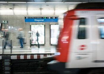 TMB reforça l’L1 i l’L5 els dissabtes i afegeix un tren a l’L5 a les tardes entre setmana