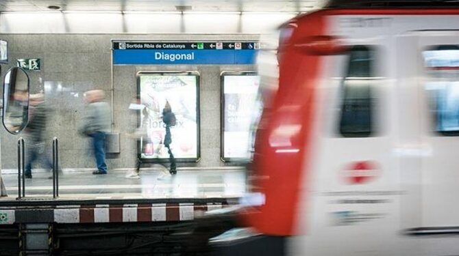 TMB reforça l’L1 i l’L5 els dissabtes i afegeix un tren a l’L5 a les tardes entre setmana